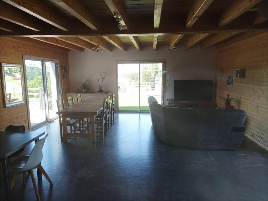 A La Campagne Dans Jolie Maison En Bois. Privatunterkunft